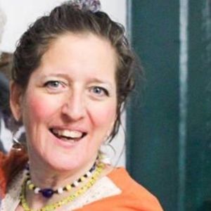 Meet your Posher, Mona